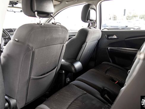 Used 2012 Dodge Journey SXT w/ Sound Group image 33