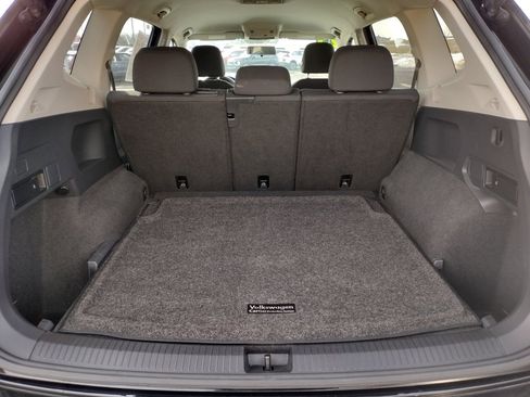 Used 2021 Volkswagen Tiguan S image 9