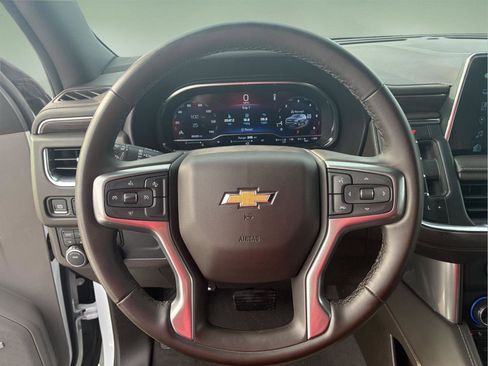 Used 2024 Chevrolet Suburban LT image 15