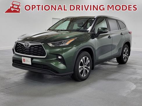 Certified 2023 Toyota Highlander XLE image 5