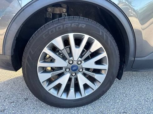 Used 2020 Ford Escape Titanium w/ Titanium Premium Package 2.0 AWD/4WD image 16