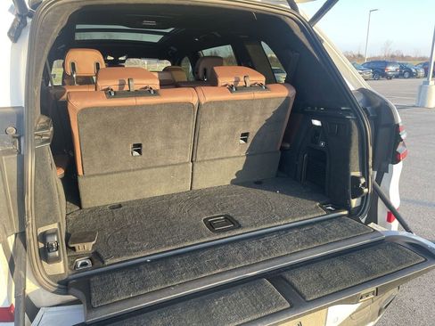 Used 2023 BMW X7 M60i image 15