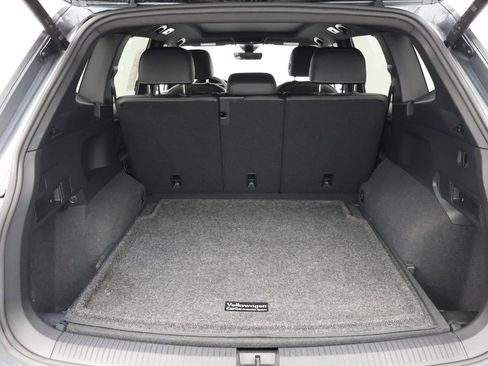 Used 2023 Volkswagen Tiguan SEL R-Line image 19