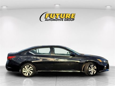 Certified 2022 Nissan Altima 2.5 S image 3