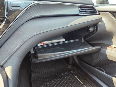 Used 2024 Toyota Camry SE FWD image 18