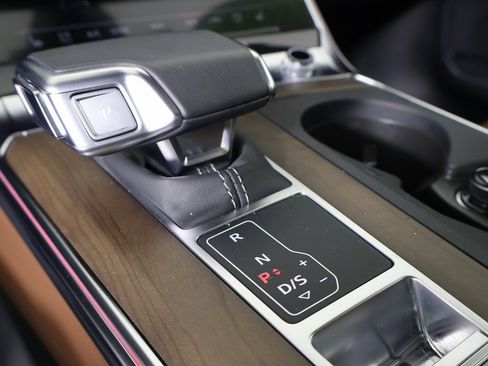 Used 2025 Audi A6 Premium Plus w/ Premium Plus Package image 4