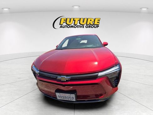 Used 2025 Chevrolet Blazer EV LT AWD/4WD image 2
