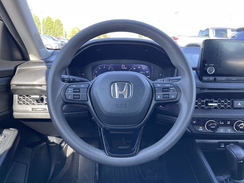 Used 2023 Honda Accord EX image 6