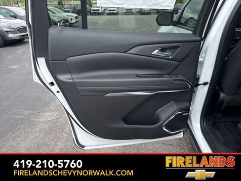 New 2025 Chevrolet Traverse LT w/ Enhanced Driving Package image 33