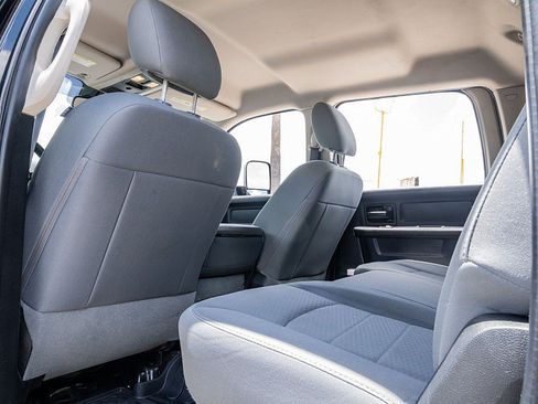 Used 2016 RAM 2500 Tradesman w/ Chrome Appearance Group AWD/4WD image 17