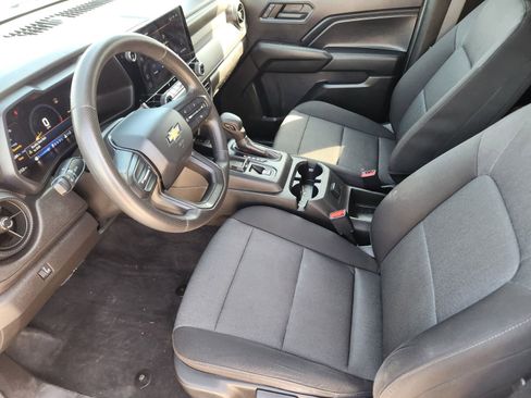 Used 2024 Chevrolet Colorado W/T image 14