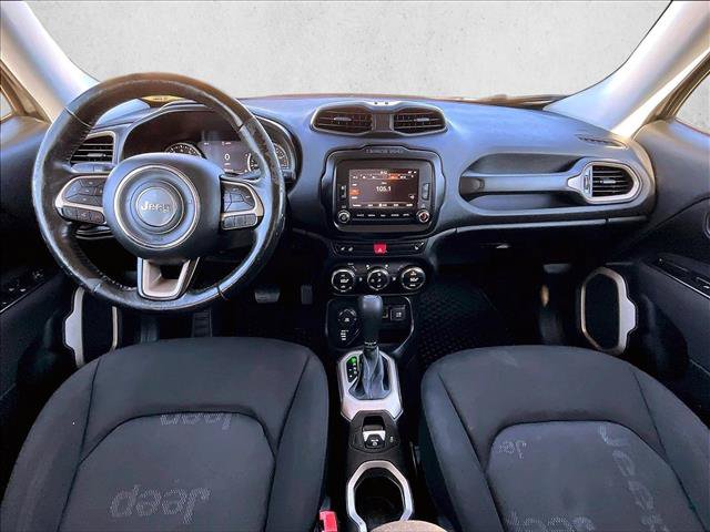 Used 2017 Jeep Renegade Latitude AWD/4WD image 16
