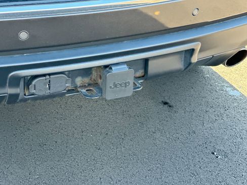 Used 2020 Jeep Grand Cherokee Limited w/ Trailer Tow Group IV image 38