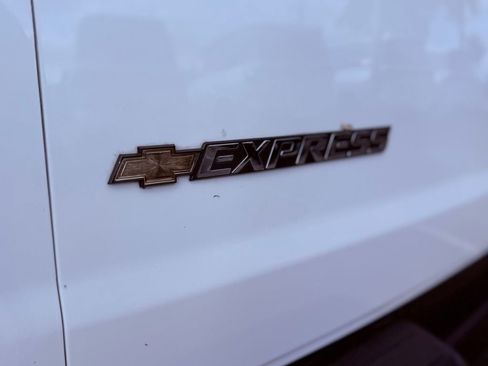 Used 2025 Chevrolet Express 3500 LT w/ LT Preferred Equipment Group image 30