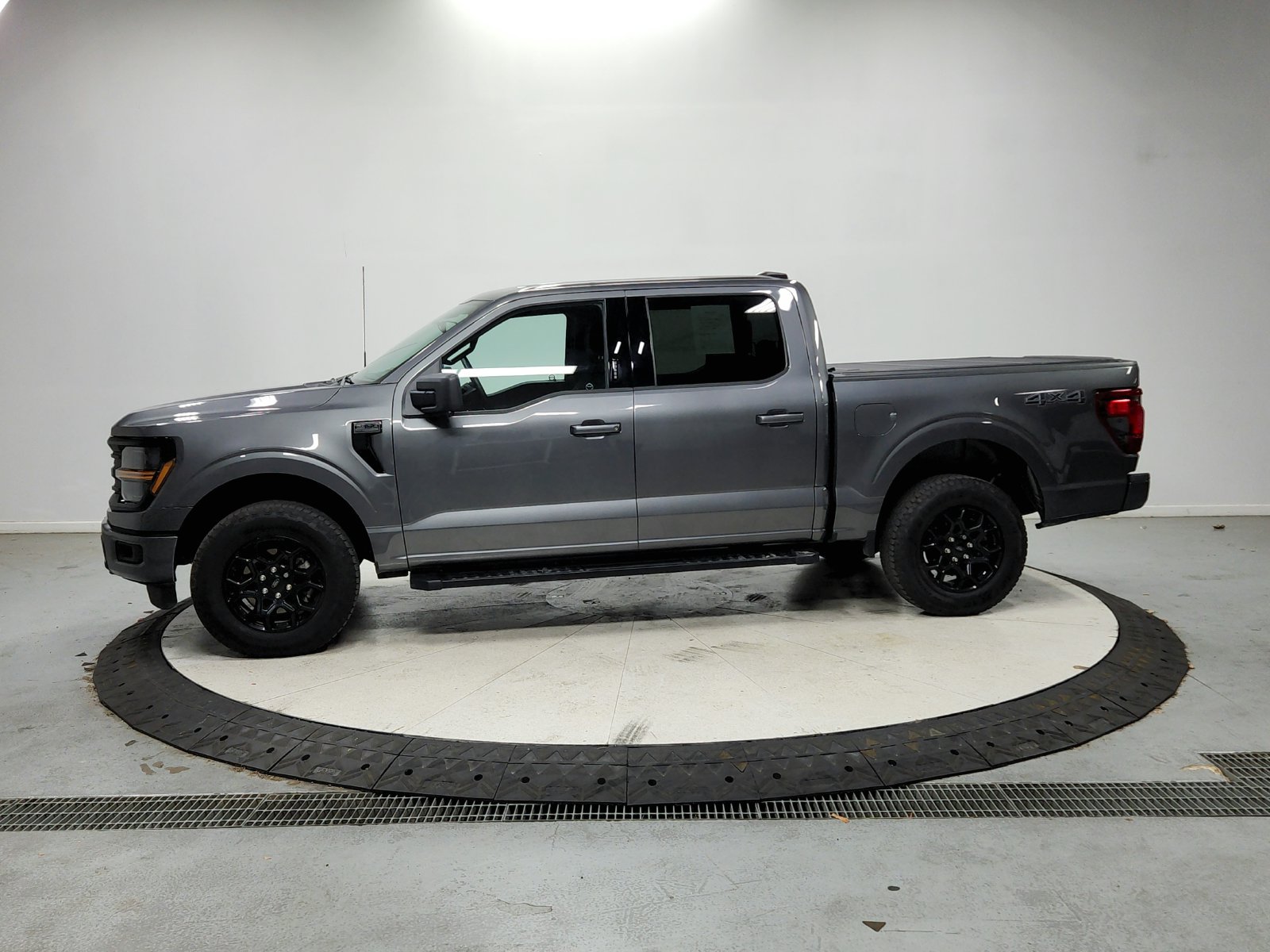 Used 2024 Ford F150 XLT w/ XLT Black Appearance Package AWD/4WD image 5