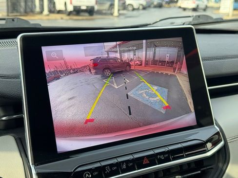 Used 2025 Jeep Compass Limited image 42