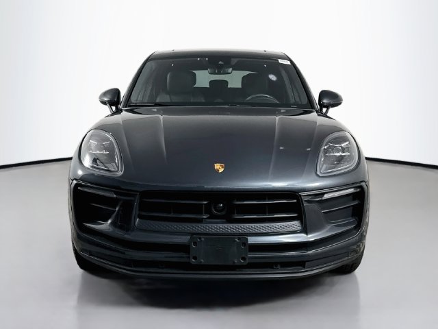 Used 2023 Porsche Macan w/ Premium Package Plus AWD/4WD image 2