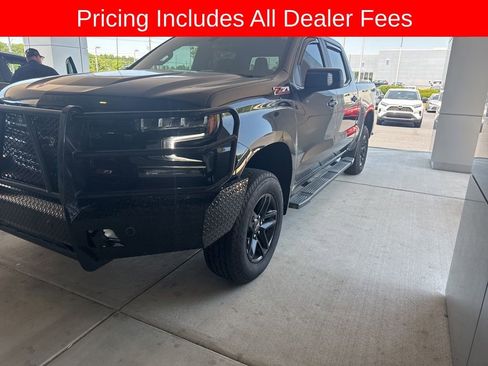 Used 2022 Chevrolet Silverado 1500 LT Trail Boss w/ LT Trail Boss Premium Package AWD/4WD image 1