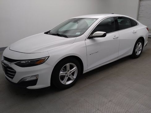 Used 2022 Chevrolet Malibu LS w/ Driver Confidence Package II FWD image 2