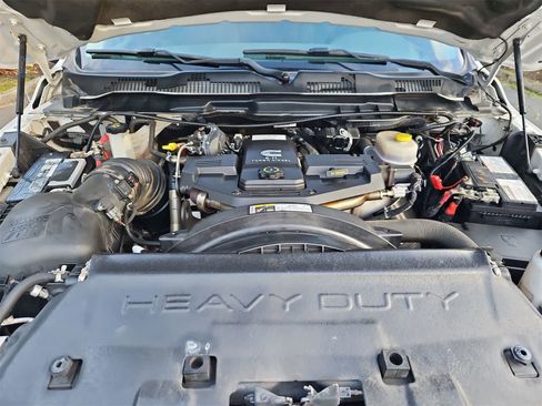 Used 2018 RAM 2500 SLT image 14