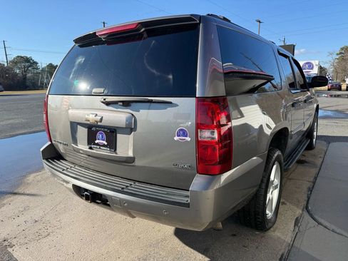 Used 2008 Chevrolet Suburban LS w/ Convenience Package 1 image 4