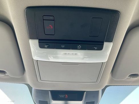 Used 2024 Nissan Rogue SV AWD/4WD image 18