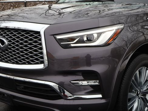 Used 2024 INFINITI QX80 Luxe image 3