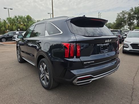 Certified 2023 Kia Sorento EX AWD/4WD image 6
