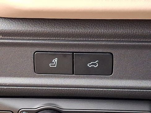 Used 2023 Ford Expedition Platinum image 25