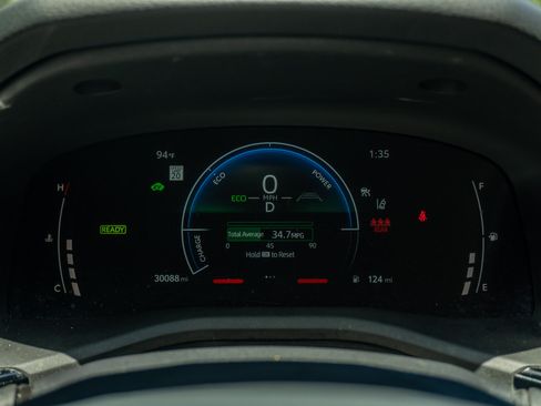 Used 2025 Toyota Camry SE FWD image 22