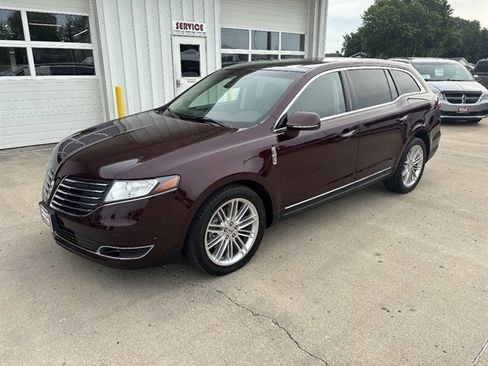 Used 2017 Lincoln MKT AWD w/ Technology Package image 27