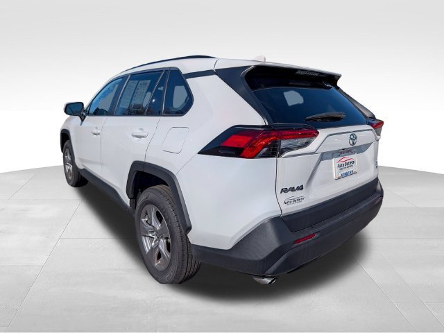 Used 2022 Toyota RAV4 XLE w/ Convenience Package AWD/4WD image 5