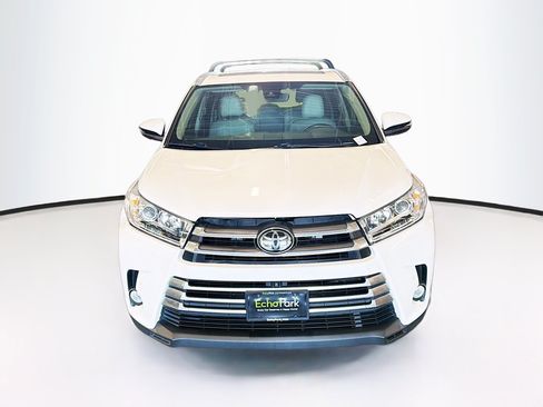 Used 2018 Toyota Highlander Limited Platinum AWD/4WD image 2