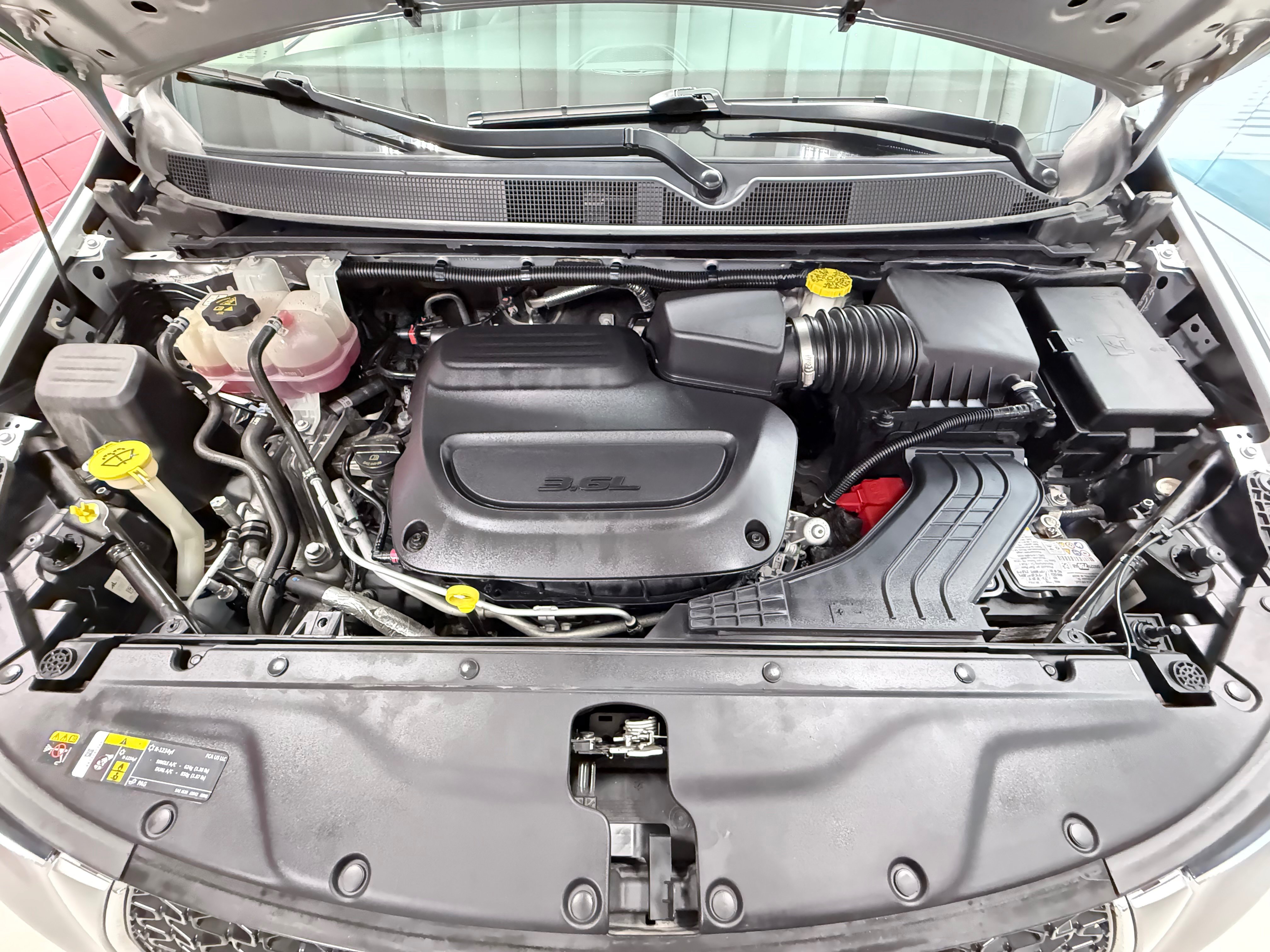 Used 2023 Chrysler Pacifica Touring-L FWD image 14
