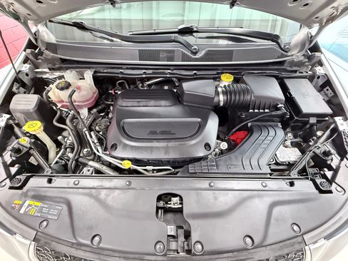 Used 2023 Chrysler Pacifica Touring-L FWD image 14