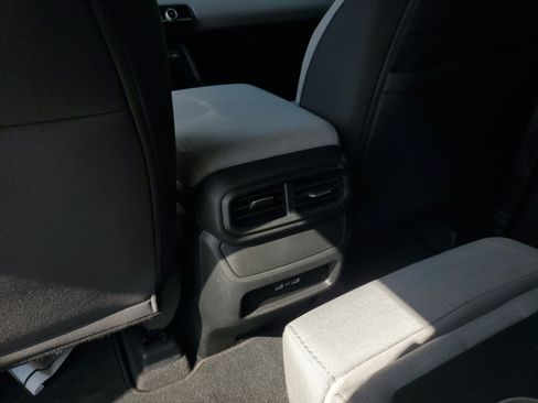 Used 2023 Honda Pilot LX image 13