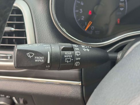 Used 2020 Jeep Grand Cherokee Limited AWD/4WD image 22