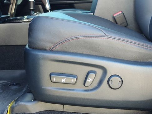 Used 2024 Toyota 4Runner TRD Off-Road Premium image 11