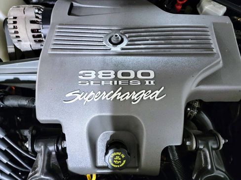 Used 2001 Buick Regal GS w/ Prestige Pkg image 37