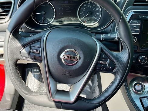 Used 2023 Nissan Maxima Platinum w/ Sport Mat Group FWD image 11
