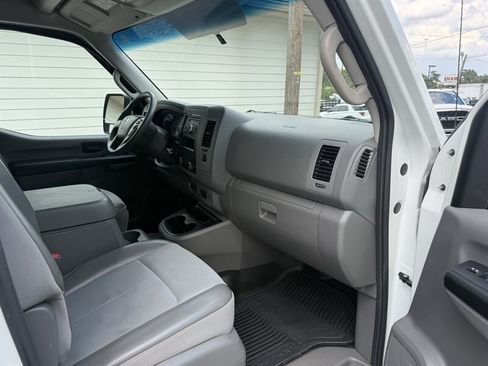 Used 2013 Nissan NV 2500 SV RWD image 23