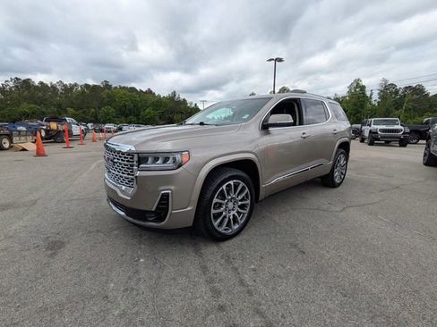 Used 2023 GMC Acadia Denali w/ Denali Ultimate Package FWD image 8