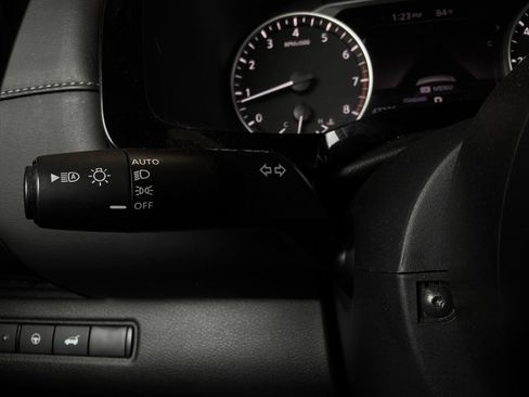 Used 2025 Nissan Pathfinder SV FWD image 36