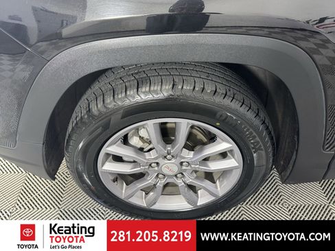 Used 2024 GMC Terrain SLT image 29