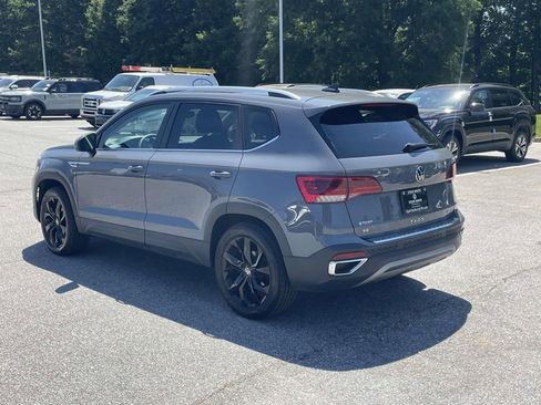 Certified 2023 Volkswagen Taos SE w/ Black Wheel Package AWD/4WD image 4