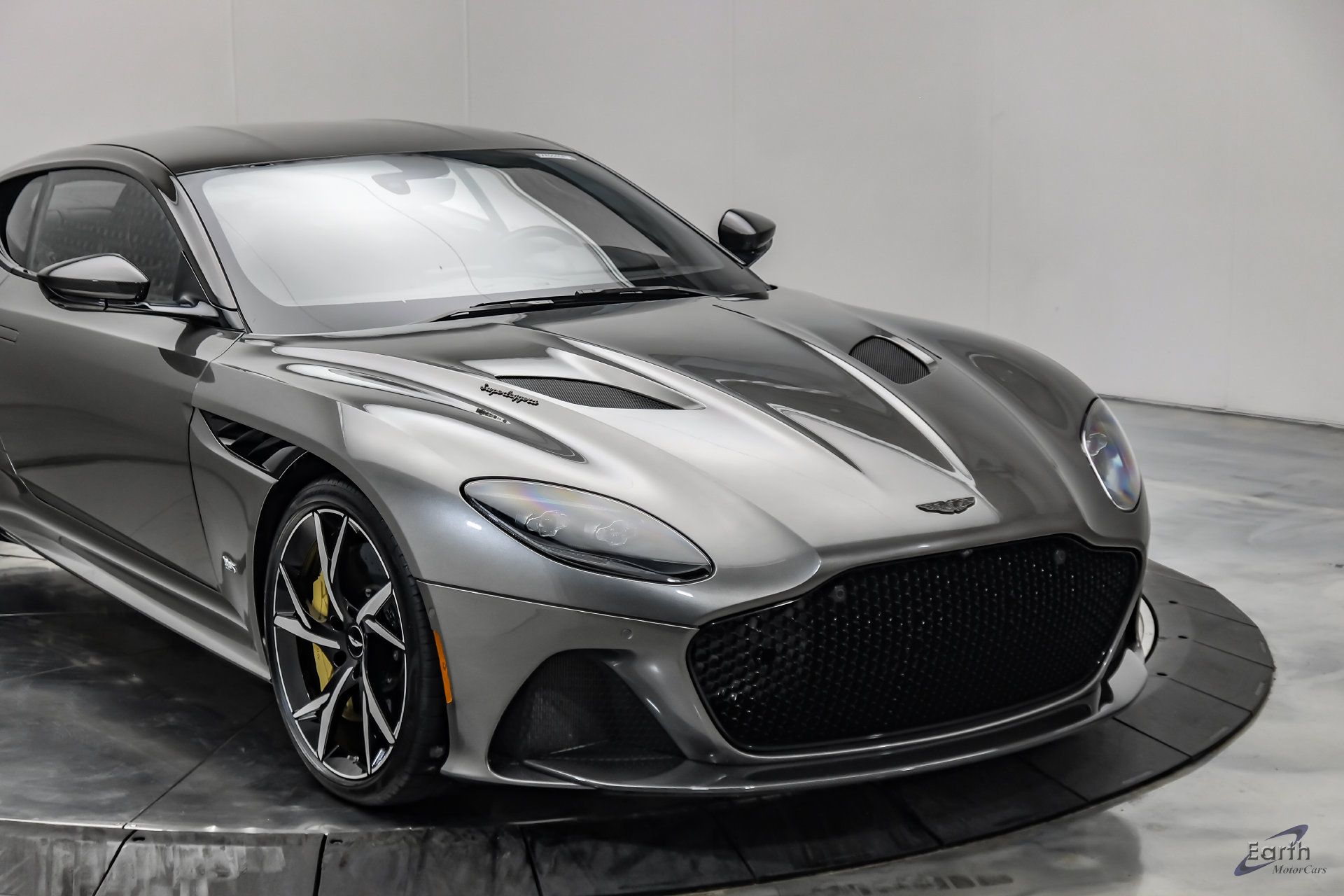 Used 2019 Aston Martin DBS Superleggera RWD image 29