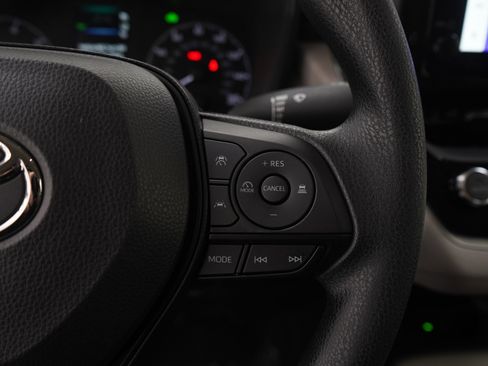 Used 2025 Toyota Corolla LE image 23