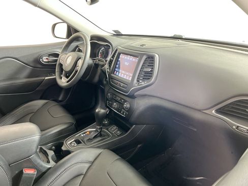 Used 2022 Jeep Cherokee Latitude Lux w/ Mopar Interior Package AWD/4WD image 27