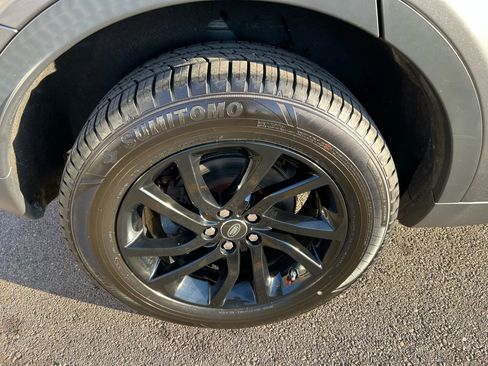 Used 2019 Land Rover Discovery Sport SE image 11