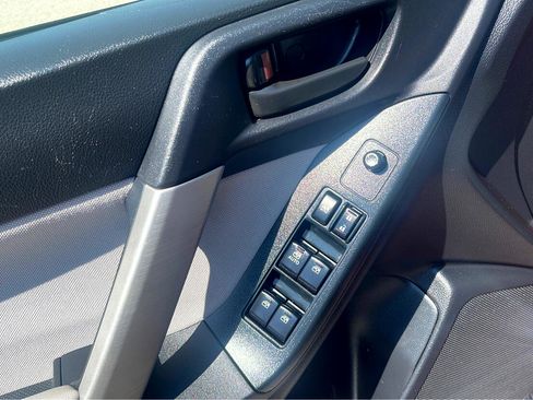 Used 2016 Subaru Forester 2.5i Premium w/ All-Weather Package image 12